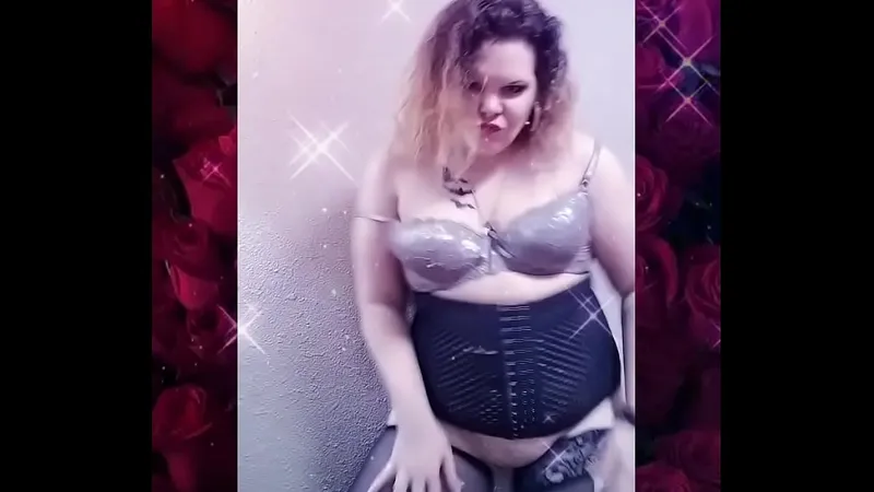 Erotic MILF Dances to Eminem, Hardcore