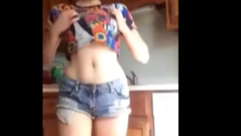 Live Camgirl Dance & Strip Show