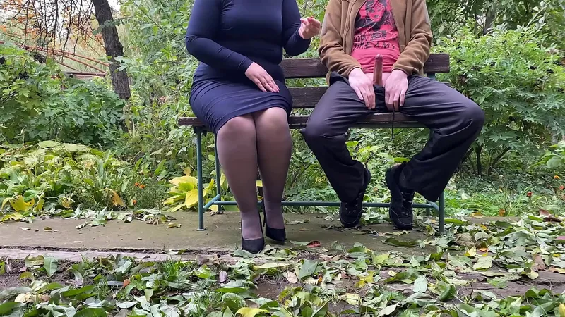 MILF rapid climax outdoors - 1 min