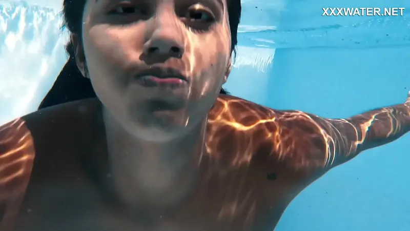 Underwater Sexy Show by Hot Venezuelan Star