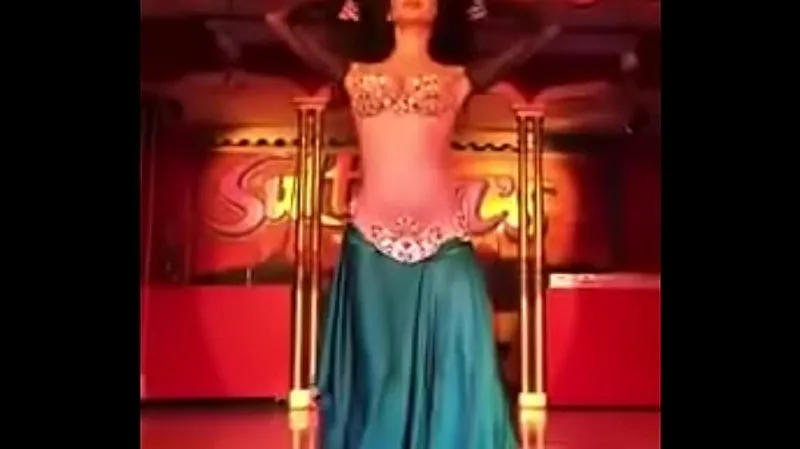 Sexy Belly Dancers Heat Up Performance