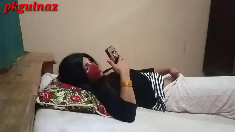 Indian Couple Rough Hardcore Sex in Desi Chudai (Hindi Audio)