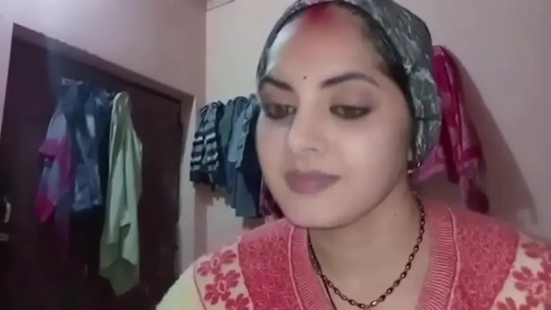 Neighbor Bhabhi's Steamy Sex: Best Kissing & Sucking Scenes