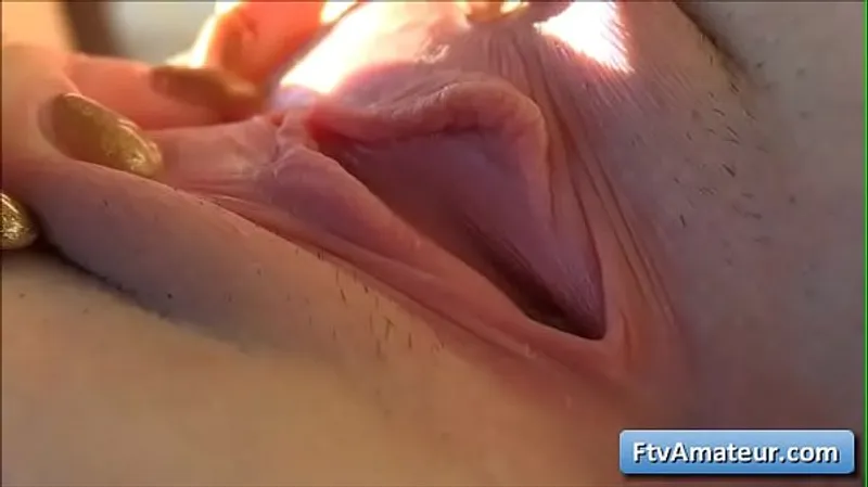 Hot Girl Masturbates & Deep, Hard Finger Fucking
