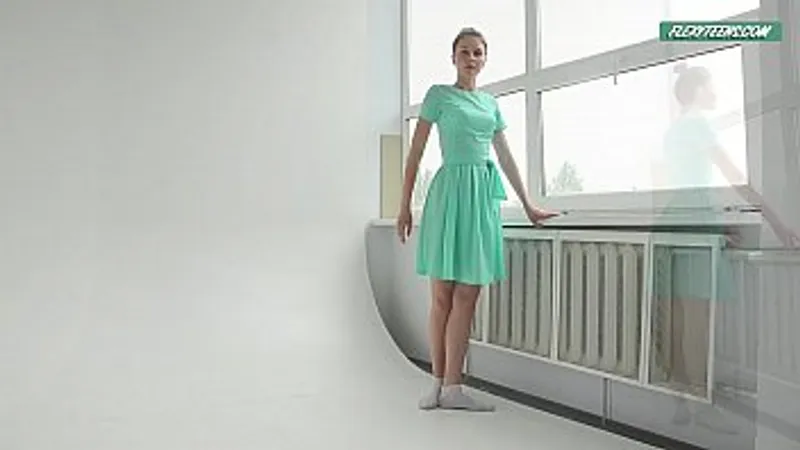 Alla Sinichka: Sizzling Striptease