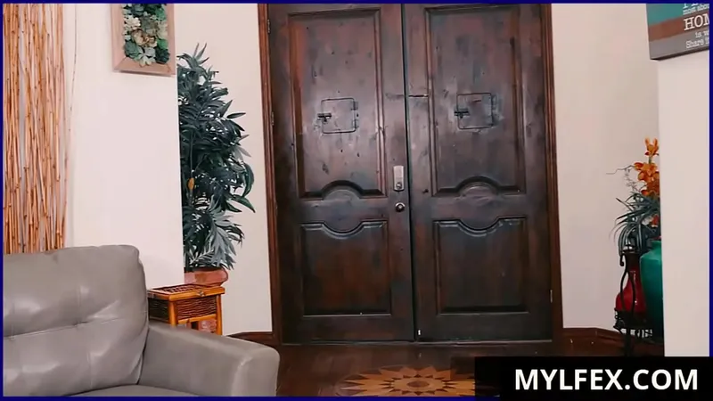 Hot MILF Sells with Sex to Seller