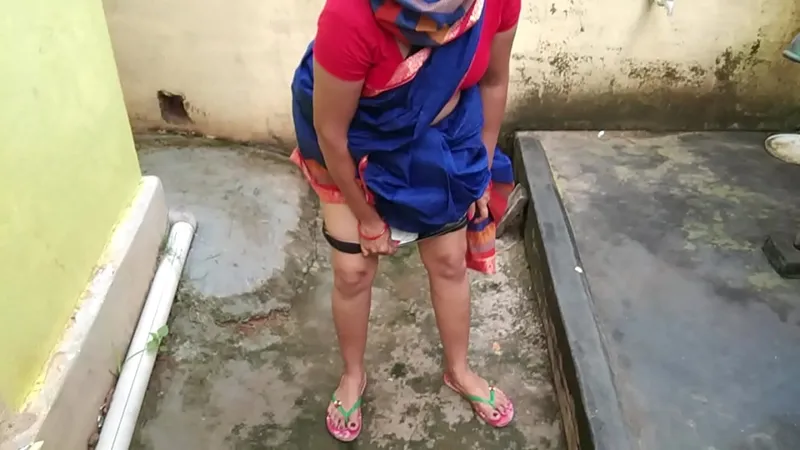 Outdoor Desi Bhabhi Pee Compilation