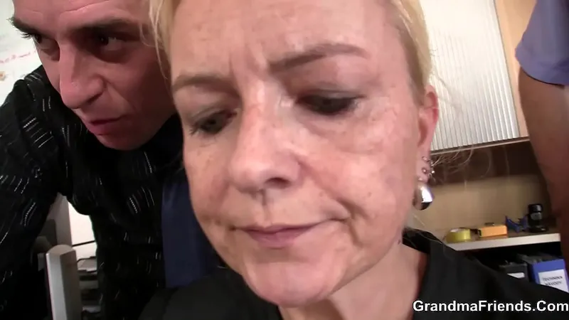 Old MILF Double Banged