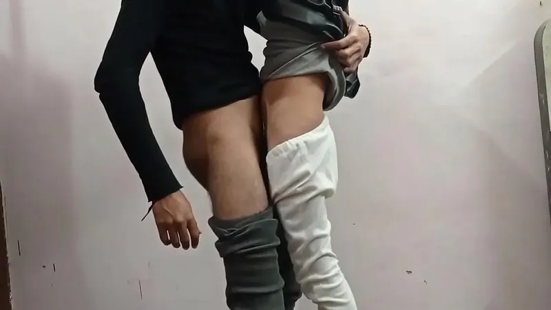 Desi Porn: Indian Girl Fucks Hardcore