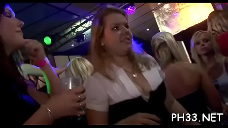 Blondes Suck Cocks Intensely