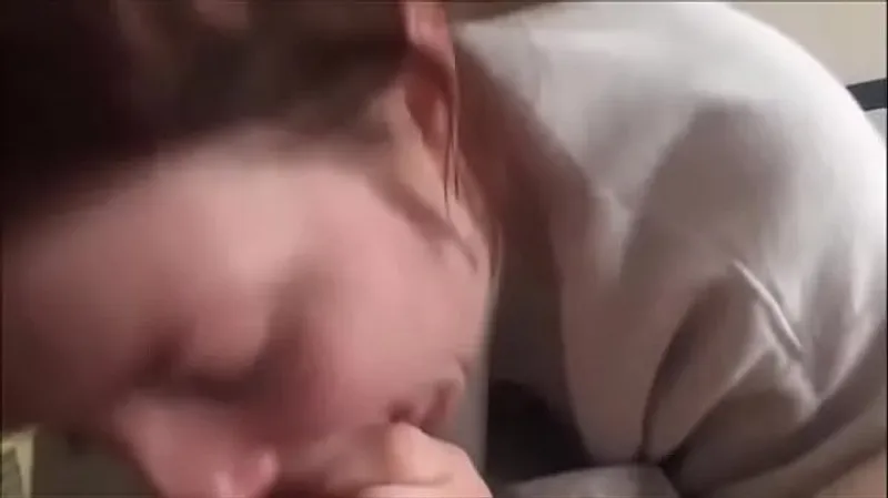 Amateur Girl Loves Deep Dick Sucking