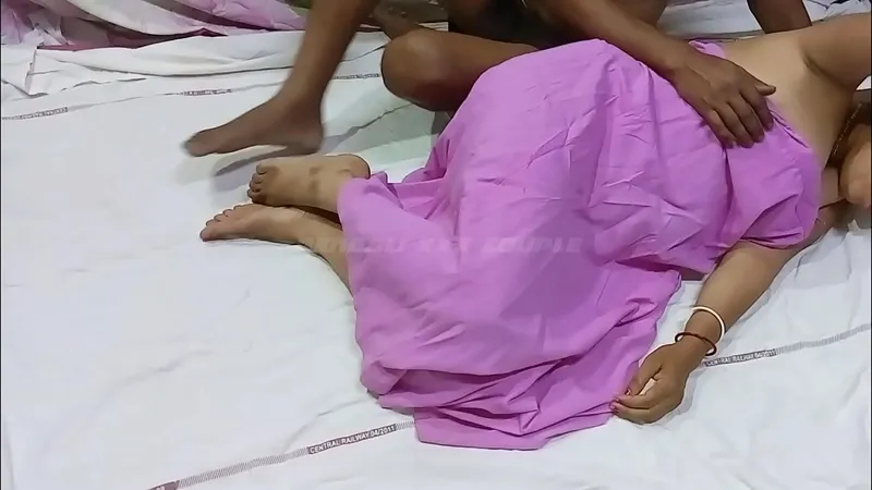 Bengali Bhabhi & Brother-in-Law's Desi Affair - Intense Scenes