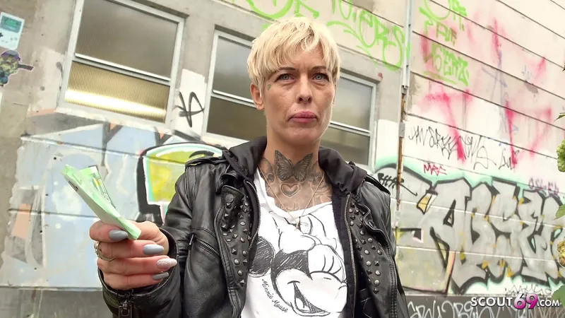 Rough Street Casting: Skinny Tattoo MILF Vicky Hunlt talks, hard sex