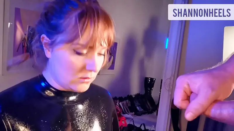 Shannon Huxley: Latex Clad Slut Sucks & Rides To Big Spunk Load