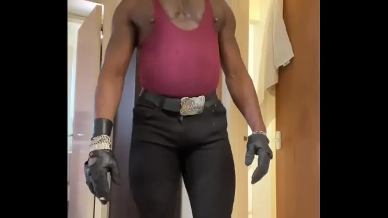 Black Brit Smokes Hot Flex, Tit Play