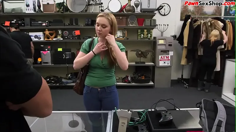 Amateur Teen Pawnshop Blowjob Before Sex