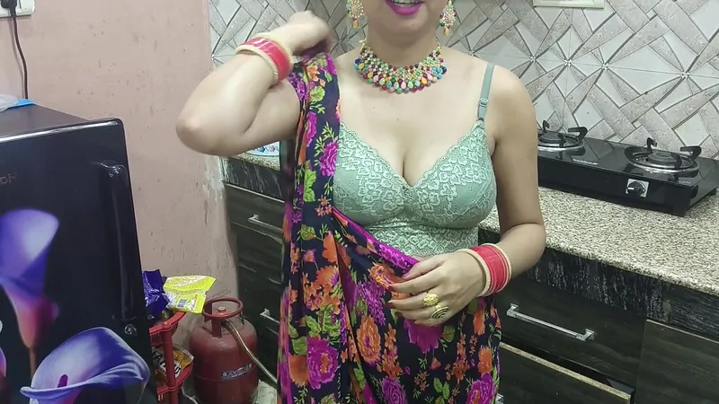 XXX Best Hindi Roleplay Porn (Saarabhabhi6) - New Year 2024 - Get Horny Now