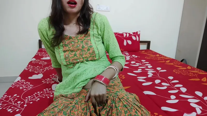 Brother-Sister HD Sex Scene with Clear Audio - Saarabhabhi Steps Up