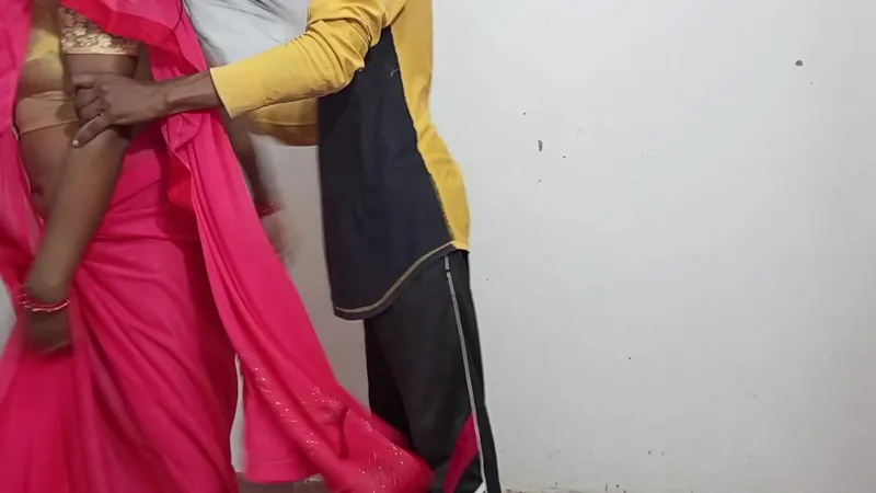 Hot Indian Aunty's Spectacular X-rated Scenes (Hindi Audio)