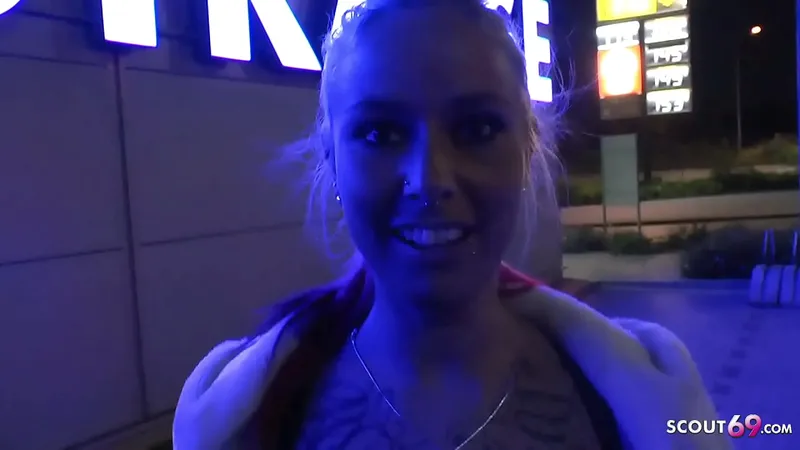 Teenager Blowjob in Public - German Filth