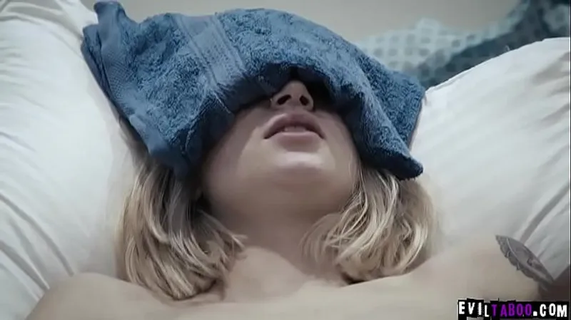 Doctor Pervert Fucks Sexy Teen Patient