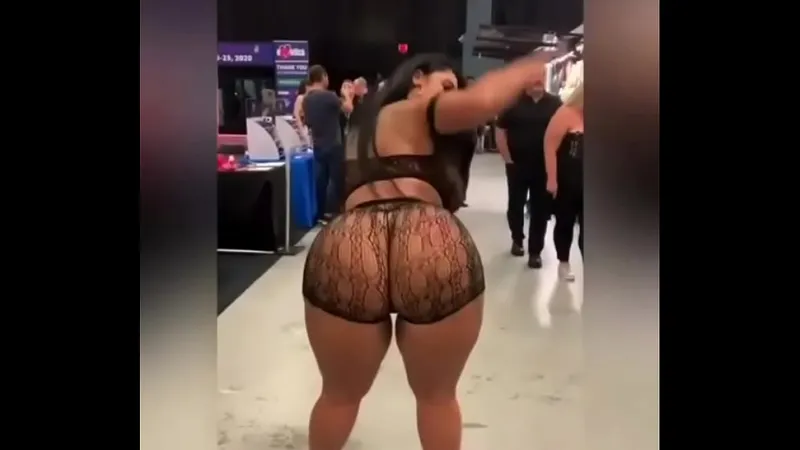Passionate Ebony Riding Big Ass