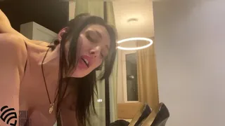I fucked my stepmom and came on her feet
