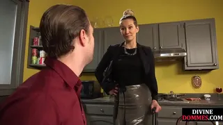 Mistress strapon fucking worthless sub before oral