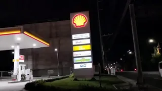 Pinay pakarat sa (Shell)Gas sation and eats CUM