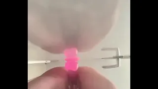 British snap slag uses pink toy on herself