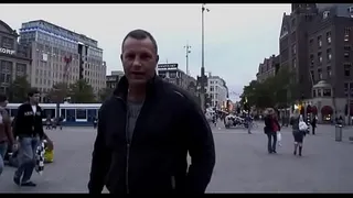 Dark hotty sucks a big pole