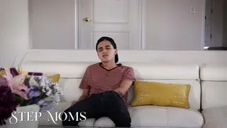 My Best Friend's Mom Secretly Fucks Me | Mom41