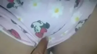 Spreading the beautiful girl's pussy, giving her a cock to suck until the cum filled her mouth, then still pushing the cock into her clitoris, fucking her pussy with loud moans, making her extremely aroused, she masturbated twice and cummed a lot.