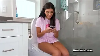 Lesbian teens nasty game in the bath