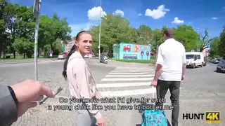 HUNT4K. Man watches how his lassie sucks stranger’s dick for cash
