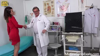 Gyno exam and fucking machine orgasm of sexy young mommy