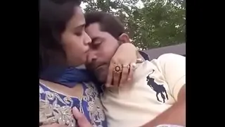 kissing cuple