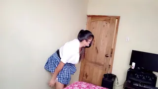 A BEAUTIFUL BRUNETTE CELEBRATES A NEW ACADEMIC TITLE. NOW SHE'S A HOMEMADE PORN MODEL. TO CELEBRATE, SHE MASTURBATES WITH A BIG DILDO AND THEN GOES TO THE KITCHEN TO TOUCH HER WET VAGINA