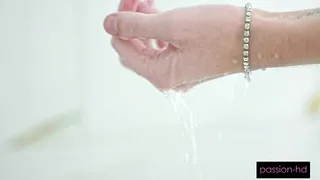 Bella Nova Freshens Up For A Fat Cock