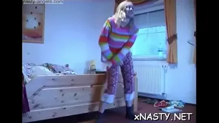 Girl screams untill orgasm