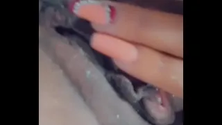 cumming with the little fingers