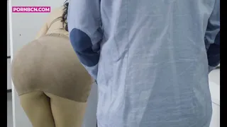 A recently divorced milf is so horny that she fucks the appraiser in the ex-husband's house. An ass and big tits Latina who wants hardcore anal sex and never stops squirting. PORNBCN 4K
