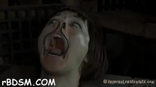 Hardcore toy pleasuring for chick