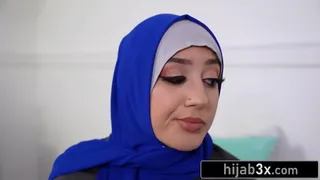 Gorgeous Hijab-wearing Teen Fucking Her Boyfriend on Mardi Gras