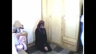 abaya girl shows while worship cocks