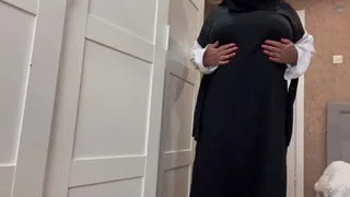 Arab masturbates in hijab