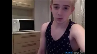Teen homo jacks off and fingers himself