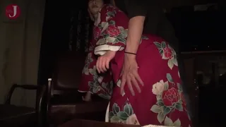 Busy Japanese luxury girl in traditional clothes gets a huge cumshot over her perfect ass [HMHI-232]