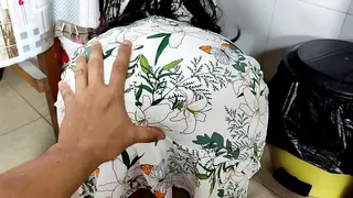 Housewife Wife Cooking is Unsatisfied and Can't Resist a Big Cock