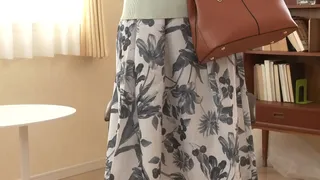 Shiina Saito, 36 years old, is a full-time housewife. A happy three-person life with the husband of an office worker who is in his eighth year of marriage this year and his daughter. Mr. Shiori who got married after two years of dating with